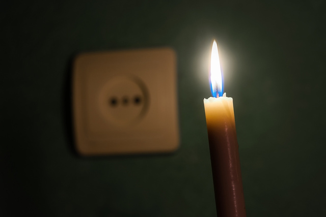 Acabou a luz em casa? Isso é o que os especialistas dizem que você deve fazer