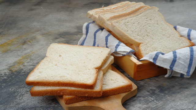 Fiz essa torrada caramelizada com 2 fatias de pão de forma e agora minha família pede toda semana