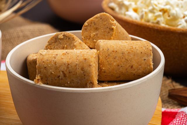 Simples e rápida, a paçoca é uma ótima opção! (Créditos: Shutterstock)
