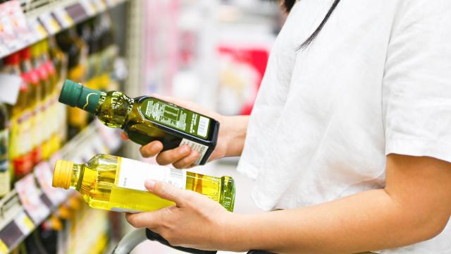 Fábrica clandestina de azeite no Rio: tudo o que você precisa saber para não comprar azeite falsificado