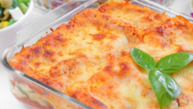 Lasanha de berinjela que não solta água: o segredo dos chefs para o prato ficar sequinho e perfeito