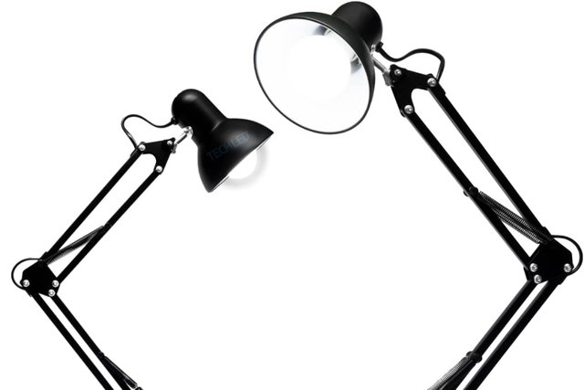 Com um cabo de 1,70m e base firme, ela garante estética e praticidade para a sua rotina (Divulgação: Amazon).