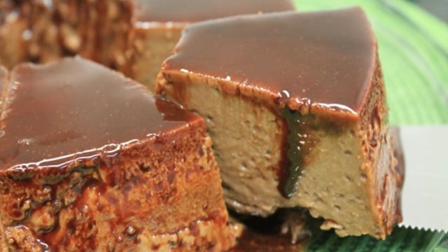 Não jogue banana madura fora! Faça este pudim de banana com chocolate incrível para a sua sobremesa de hoje!