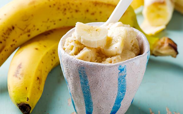 Nada de tirar a casca: como congelar bananas do jeito mais fácil
