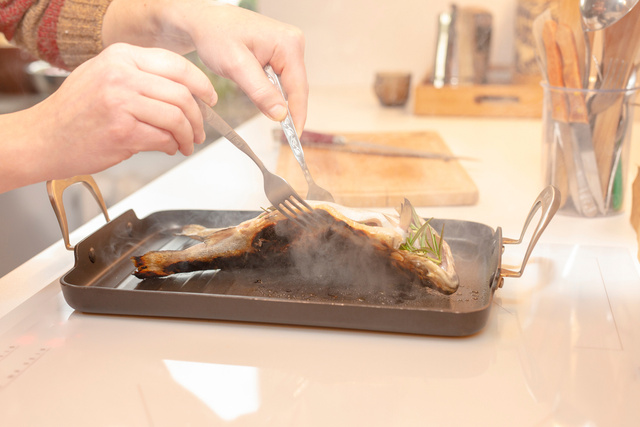 Não sofra mais com cheiro de fritura: 3 truques simples para livrar a sua cozinha do odor de gordura