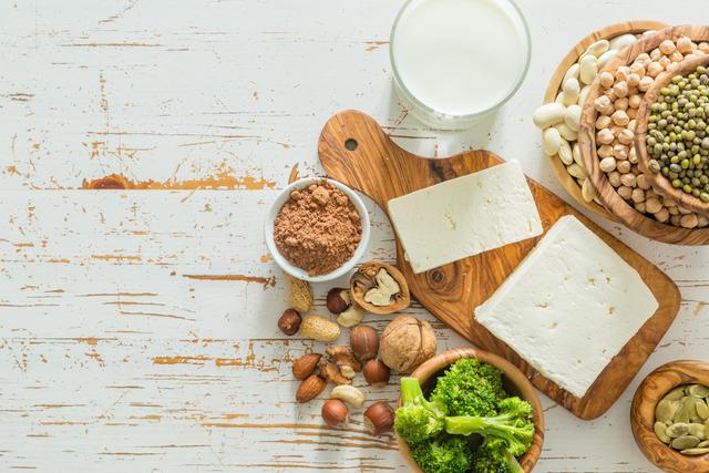 Nem toda proteína é de origem animal: conheça os vegetais hiperprotéicos e como incluí-los na sua alimentação