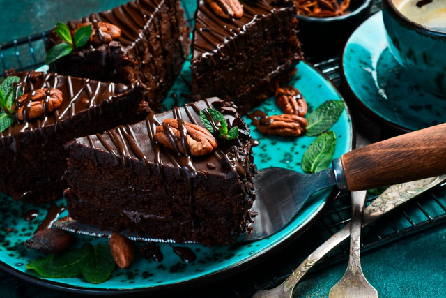 A menta traz um sabor único que incrementa a sobremesa de chocolate (Créditos: Shutterstock)