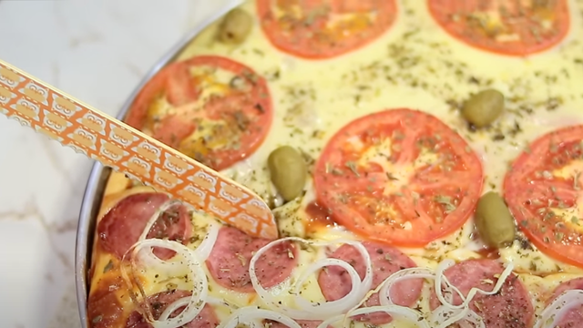 Massa de pizza caseira de liquidificador que meu filho acha mais gostosa que a da pizzaria: fácil de fazer e deliciosa