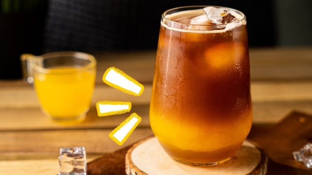 Café gelado com laranja: bebida refrescante é muito fácil de fazer e ainda fica lindo se servir em uma taça