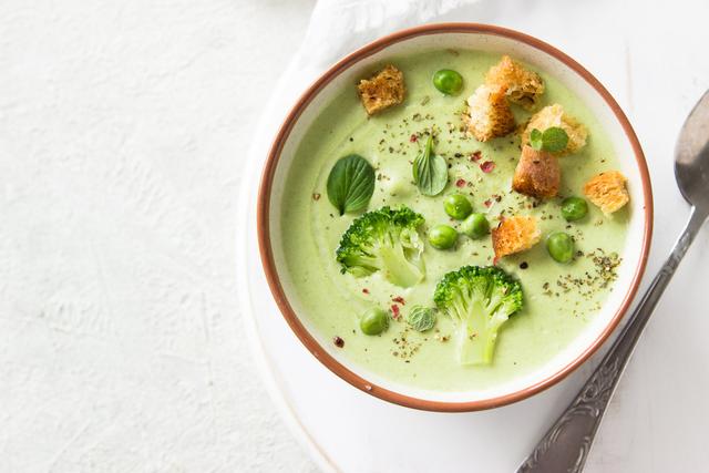 Sopa de legumes é uma opção para pessoas veganas. (crédito: shutterstock) 