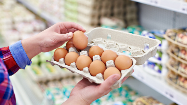 Pouca gente sabe, mas esses são os ovos que você não deve comprar no mercado