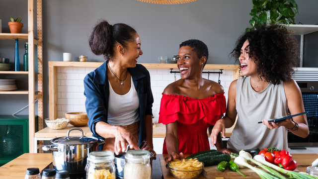 Este fogão de 6 bocas é do tamanho perfeito para cozinhar para todo o seu grupo no Carnaval