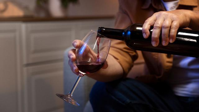 Adega Brastemp com desconto para quem quer uma cozinha mais elegante