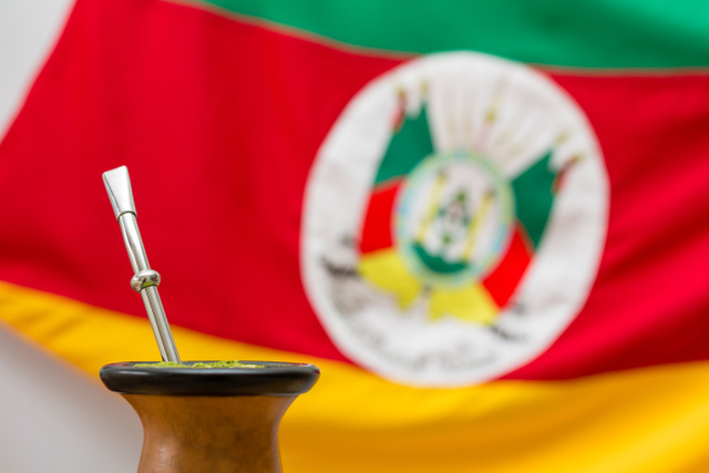 Desfile Farroupilha em Porto Alegre é cancelado e dá lugar a cavalgadas solidárias para ajudar vítimas das chuvas