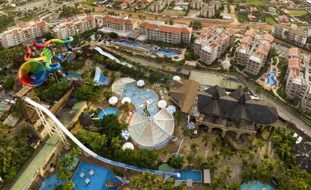 O Beach Park é um parque dee diversão com toboáguas com vista para a praia (Créditos: Shutterstock/SergioRocha)