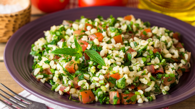 Nem salada de maionese, nem arroz natalino: tabule refrescante é o acompanhamento que não pode faltar no Natal da minha família