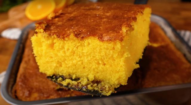 Bolo fofo de laranja bem molhadinho SEM FARINHA e SEM LEITE: receita simples para comer com o café da tarde