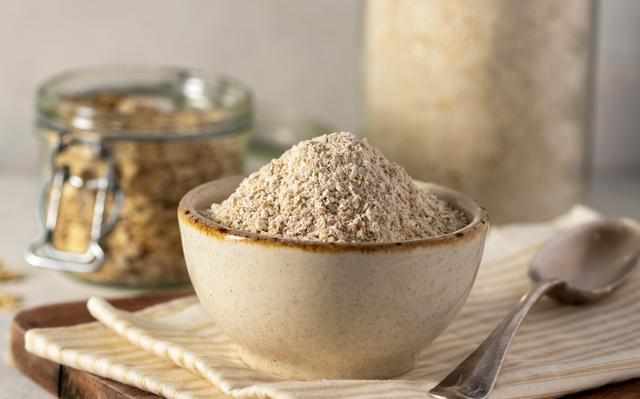 Farinha, farelo ou flocos: aveia não é tudo igual e um nutricionista explica a diferença e revela qual tem mais fibras