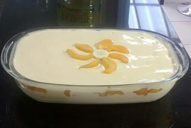 Essa sobremesa preguiçosa é preparada com leite condensado, creme de leite, iogurte natural, suco em pó e compotas (Créditos: Patricia Liz Maciel/TudoGostoso)