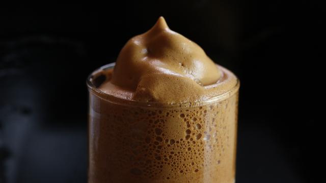 Creme de Café: uma sobremesa elegante e deliciosa que leva apenas três ingredientes e é feita em 15 minutos