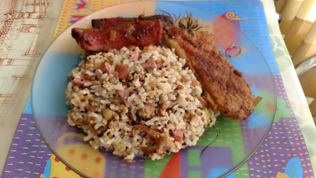 Arroz 7 grãos integral com linguiça e frango (Créditos: TudoGostoso)