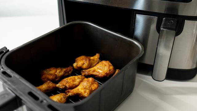 Essa fritadeira elétrica está por menos de R$ 200 na Mega Oferta Amazon Prime!