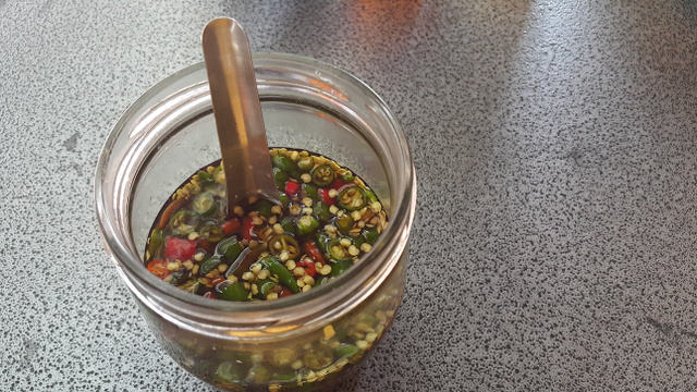 Receita caseira de molho tailandês para chuchar, comprovadamente delicioso para frango e frutos do mar!