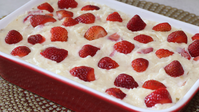 Morango e leite Ninho é a combinação perfeita para fazer um pavê irresistível e conquistar todo mundo pelo estômago!