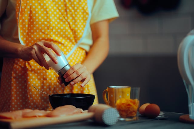 Sua mãe gosta de cozinhar? Então ela vai amar esses achadinhos que deixam a rotina mais prática