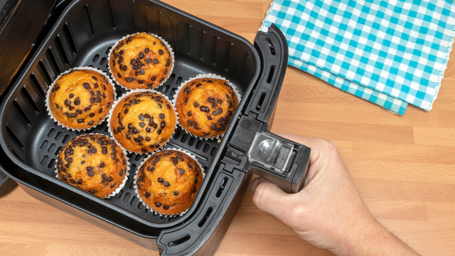 Muitas famílias usarão uma airfryer para fazer a ceia de Natal: será que ajuda a economizar na conta de luz?