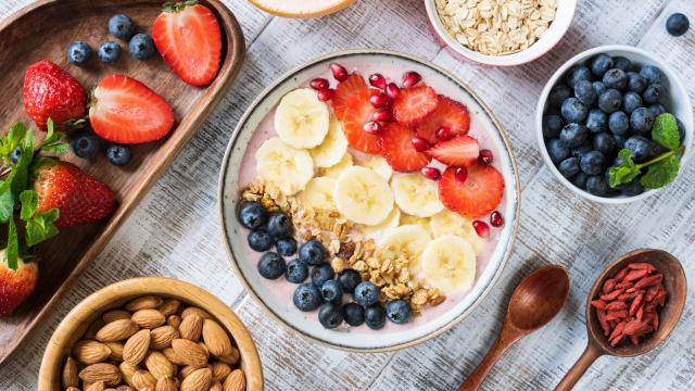 Pouca gente sabe: esse é o lanche nutritivo e saudável que vai fazer você dormir melhor