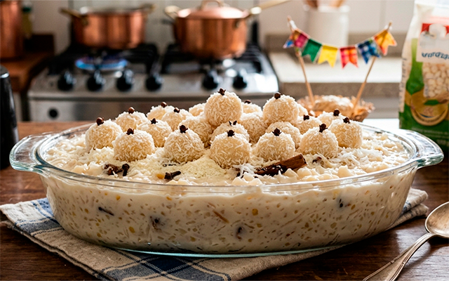 A melhor combinação da Festa Junina: TudoGostoso ensina como fazer a canjica de beijinho que você vai querer comer o ano todo