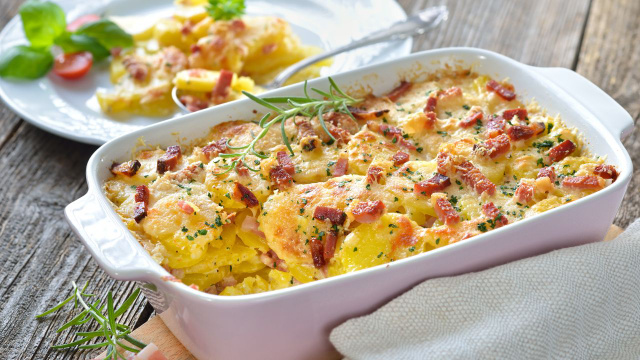 Chef renomada revela: "As melhores batatas assadas não têm casca, mas 200 g de presunto e 150 g de queijo"