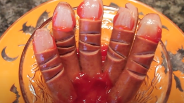 "Que nervoso, fica perfeito!": dedos de cachorro-quente para impressionar no Halloween com uma receita de 3 ingredientes e fácil de fazer