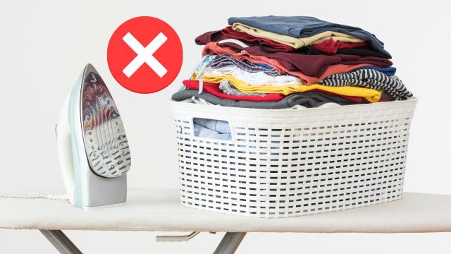 Aposentei o ferro de passar depois que aprendi os truques da vovó para desamarrotar roupa rapidinho sem ele (e ainda economizo na conta de luz)!