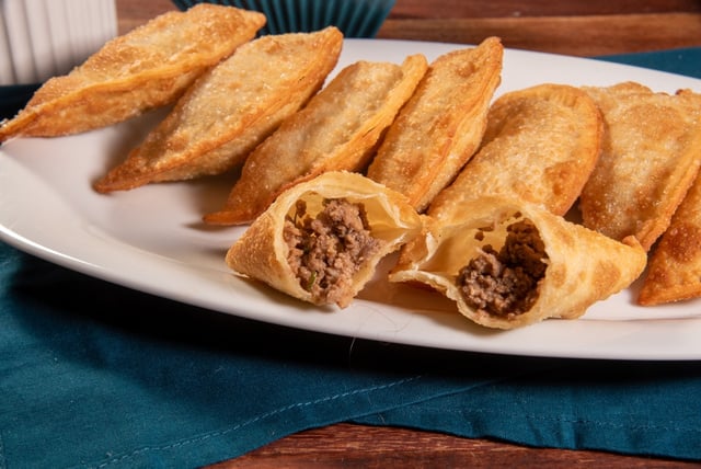 Parei de comprar massa pronta depois que testei essa receita de pastel caseiro do TudoGostoso, fica crocante e sequinho