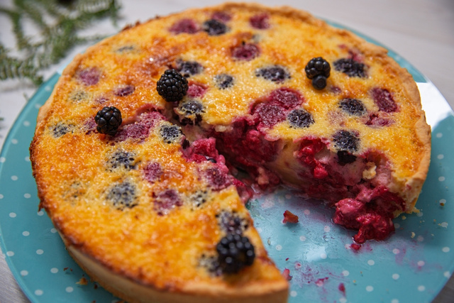 Nem pavê, nem mousse: essa torta de framboesa com amora é a sobremesa de Natal que vai fazer sucesso na ceia da sua família