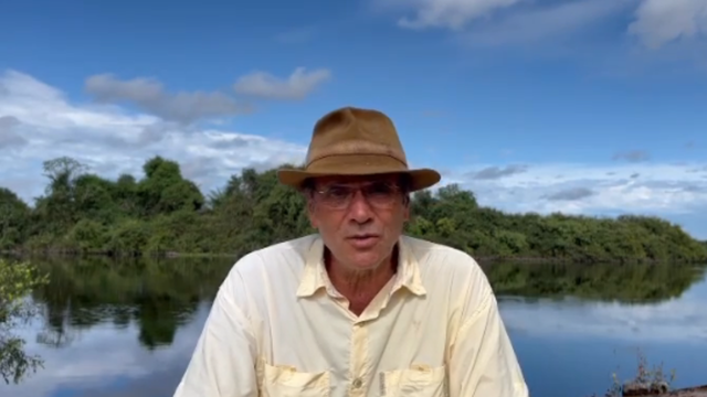 Almir Sater, de 69 anos, mantém fazenda de 25 mil hectares no Pantanal como parte de um projeto regional que preserva a criação de gado e busca conciliar produção rural, conservação ambiental e permanência dos proprietários na terra