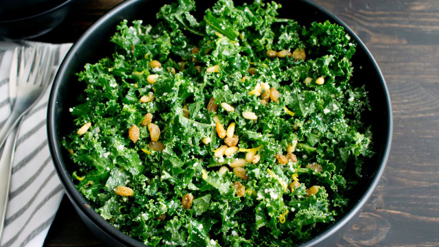 Conhecida como a rainha dos vegetais de folhas verdes, ela pode ter efeitos transformadores no seu corpo