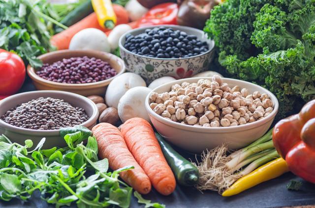 URGENTE! 11 alimentos saudáveis que você precisa incluir na dieta para viver bem