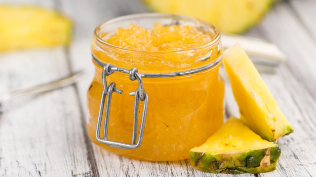 A geleia de abacaxi vai transformar os seus doces no feriado (Créditos: Shutterstock)