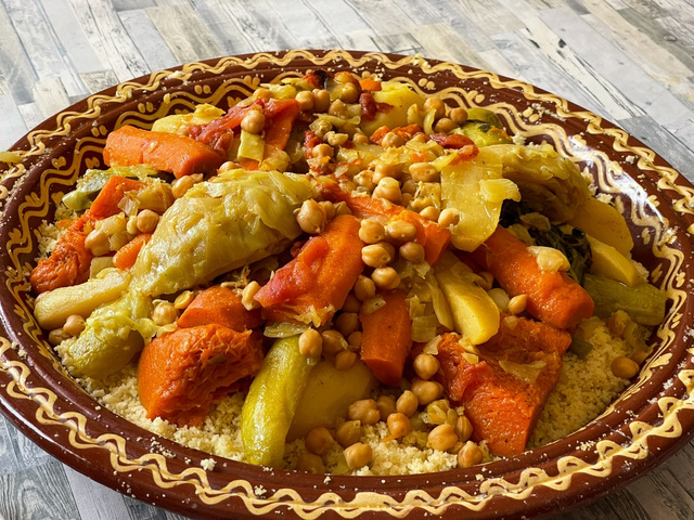 Cuscuz marroquino é o jantar perfeito para uma noite de verão: prato é leve, saboroso e muito nutritivo