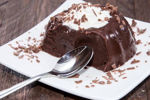 Bolo mousse de chocolate proteico: sobremesa saudável para aproveitar sem sair da dieta!