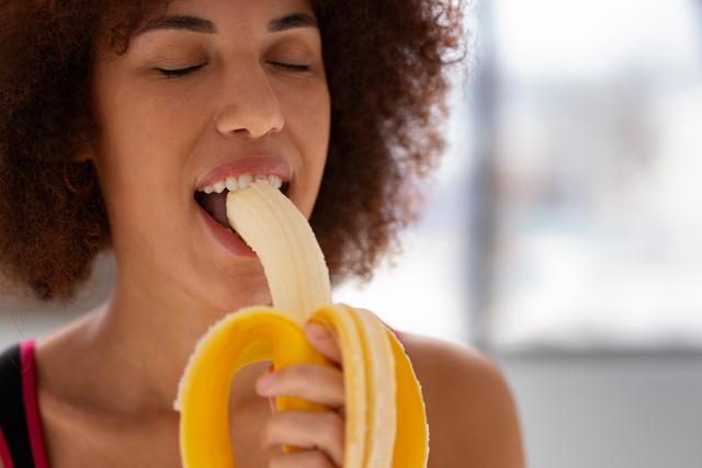 O que acontece se comer o 'fiapo da banana'? Você nunca mais vai descartar depois que descobrir
