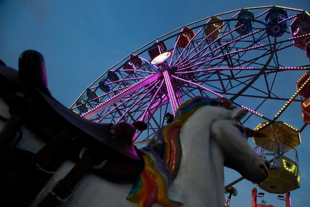 Carrossel será uma dos brinquedos infantis do Arraial Nazaré. (Foto: Paula Sampaio - Tecnocirio)