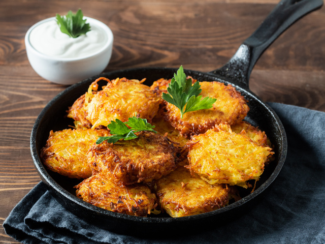 Hashbrown servida com maionese (Créditos: Shutterstock)