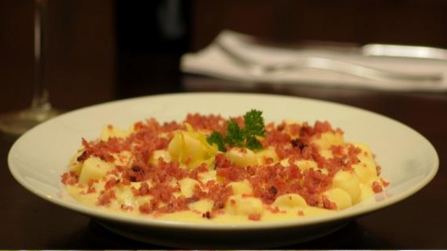 Gnocchi de damasco com linguiça blumenau (Créditos: TudoGostoso)