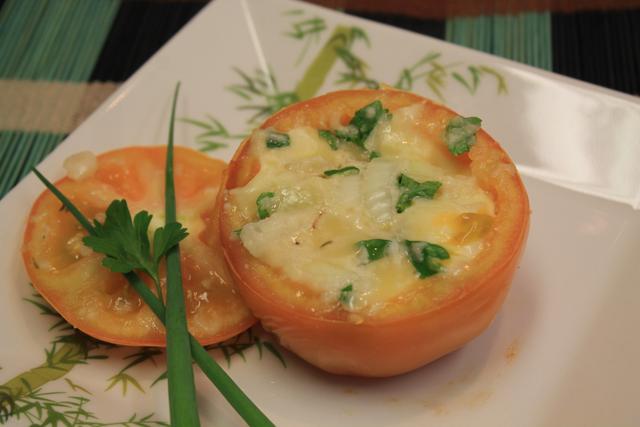 Tomate recheado light (Créditos: TudoGostoso)