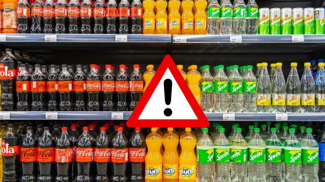 O recall de bebida ZERO AÇÚCAR DA COCA-COLA porque CONTÉM AÇÚCAR integral: 13.152 caixas do produto foram comprometidas