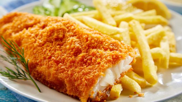 Seguindo essa receita seu filé de peixe vai ficar muito crocante (Créditos: Shutterstock)